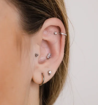 Diseño Tiara Queen Clicker Circonita Roof Bolitas